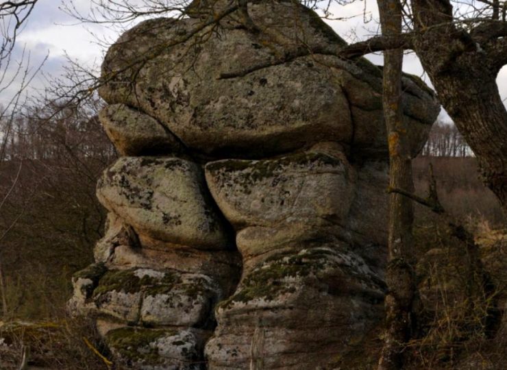 Le Rocher Jayant à Peyrolles