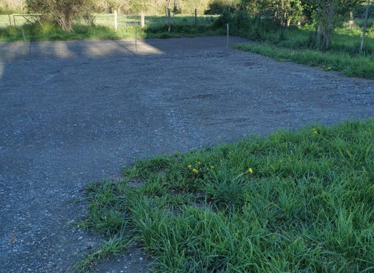 Parking + Terrain pétanque