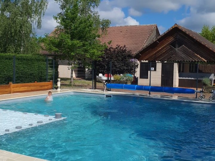 Piscine extérieure chauffée